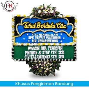Bunga papan duka cita bandung nuansa hitam-biru, cocok untuk menyampaikan duka cita atau belasungkawa. Ukuran 2m x 1.5 m dengan 2 titik bunga